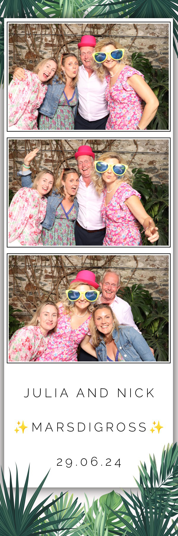 Julia & Nick | View more photos from the event at images.mobile-photo-booth.com/u/MobilePhotoBoothUK/Julia-Nick