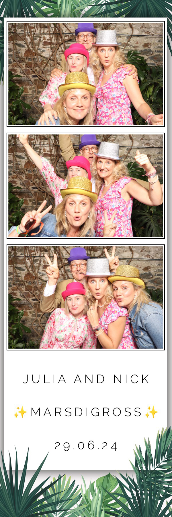 Julia & Nick | View more photos from the event at images.mobile-photo-booth.com/u/MobilePhotoBoothUK/Julia-Nick