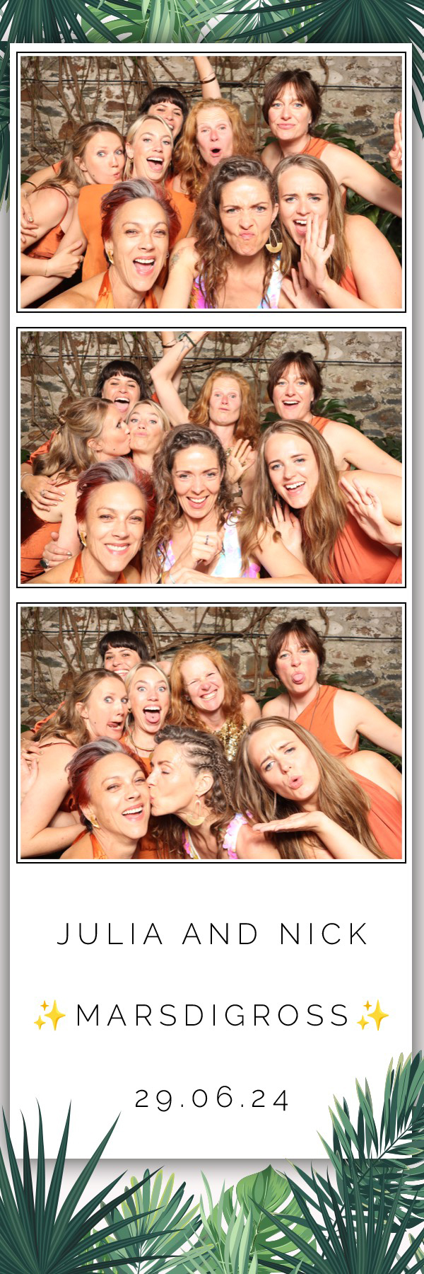 Julia & Nick | View more photos from the event at images.mobile-photo-booth.com/u/MobilePhotoBoothUK/Julia-Nick