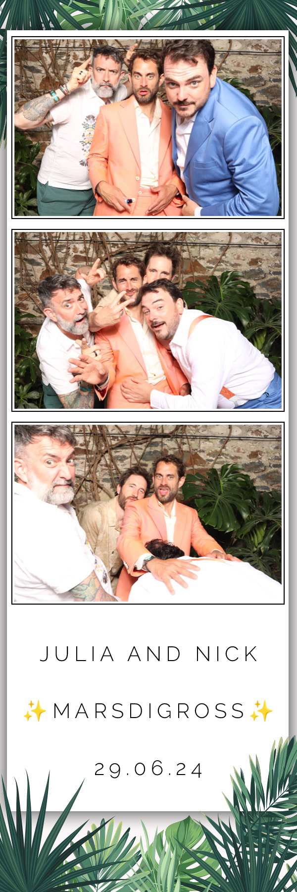 Julia & Nick | View more photos from the event at images.mobile-photo-booth.com/u/MobilePhotoBoothUK/Julia-Nick