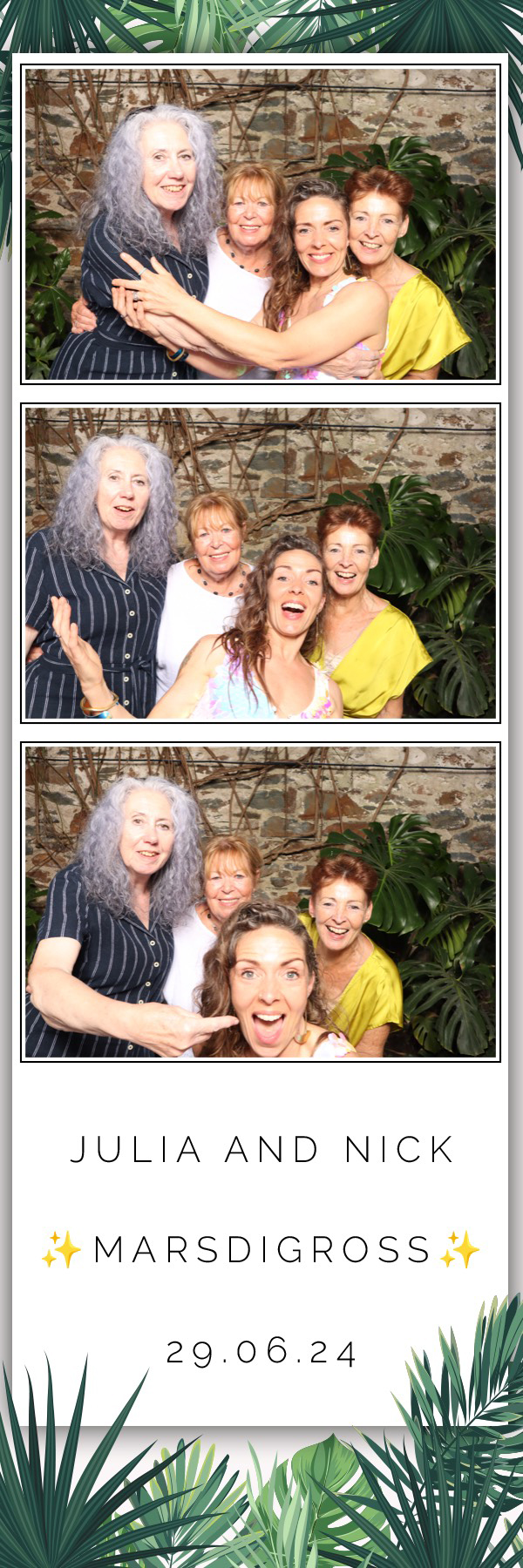Julia & Nick | View more photos from the event at images.mobile-photo-booth.com/u/MobilePhotoBoothUK/Julia-Nick