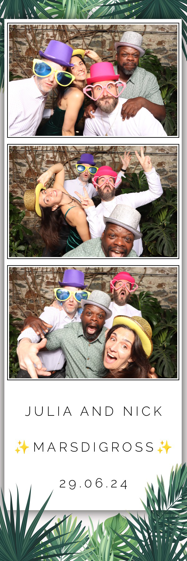 Julia & Nick | View more photos from the event at images.mobile-photo-booth.com/u/MobilePhotoBoothUK/Julia-Nick