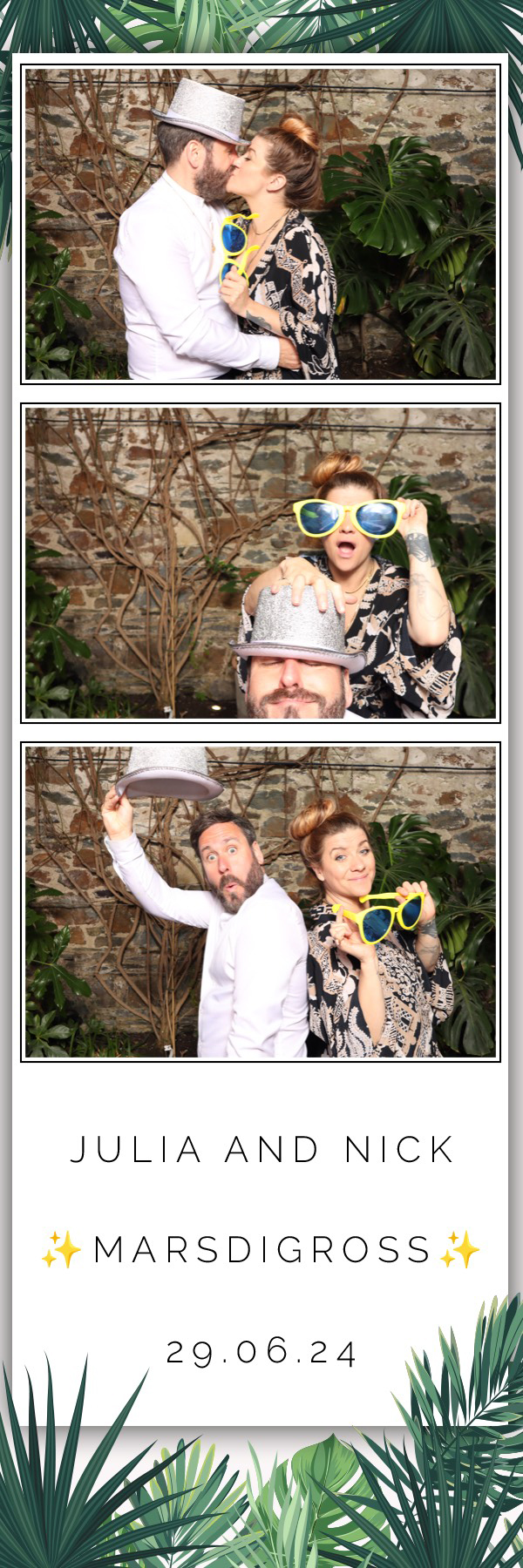 Julia & Nick | View more photos from the event at images.mobile-photo-booth.com/u/MobilePhotoBoothUK/Julia-Nick
