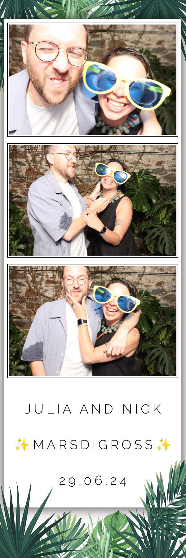 Julia & Nick | View more photos from the event at images.mobile-photo-booth.com/u/MobilePhotoBoothUK/Julia-Nick