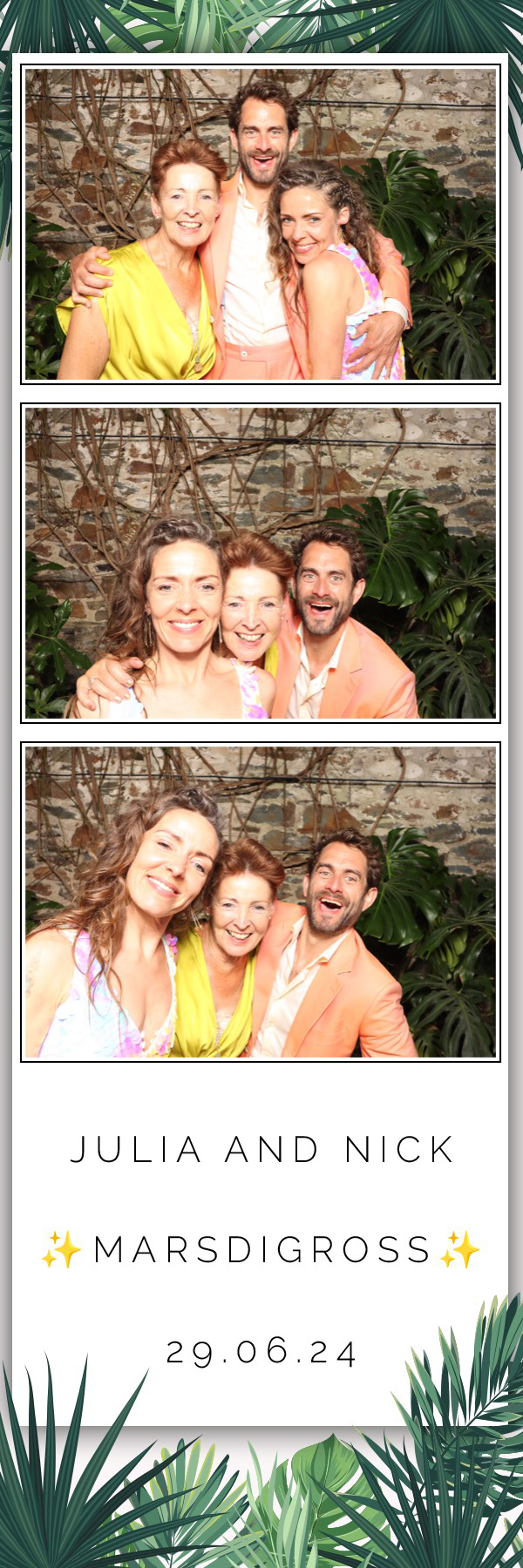 Julia & Nick | View more photos from the event at images.mobile-photo-booth.com/u/MobilePhotoBoothUK/Julia-Nick