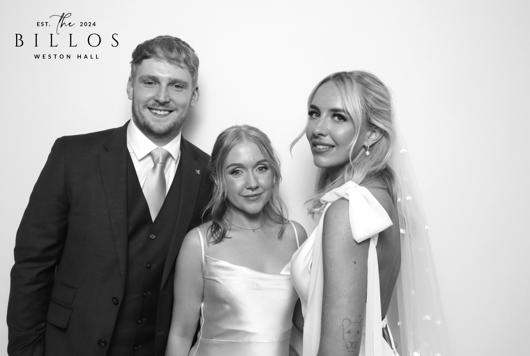 Meg & Matt | View more photos from the event at images.mobile-photo-booth.com/u/MobilePhotoBoothUK/Meg-Matt
