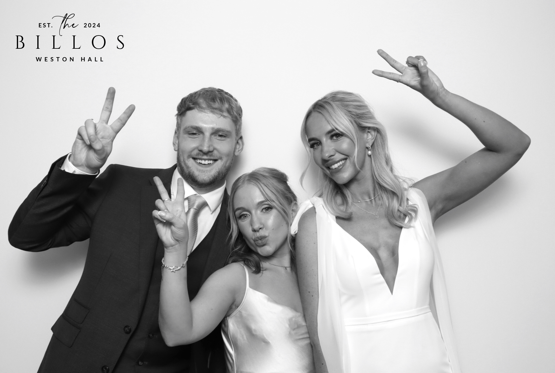 Meg & Matt | View more photos from the event at images.mobile-photo-booth.com/u/MobilePhotoBoothUK/Meg-Matt