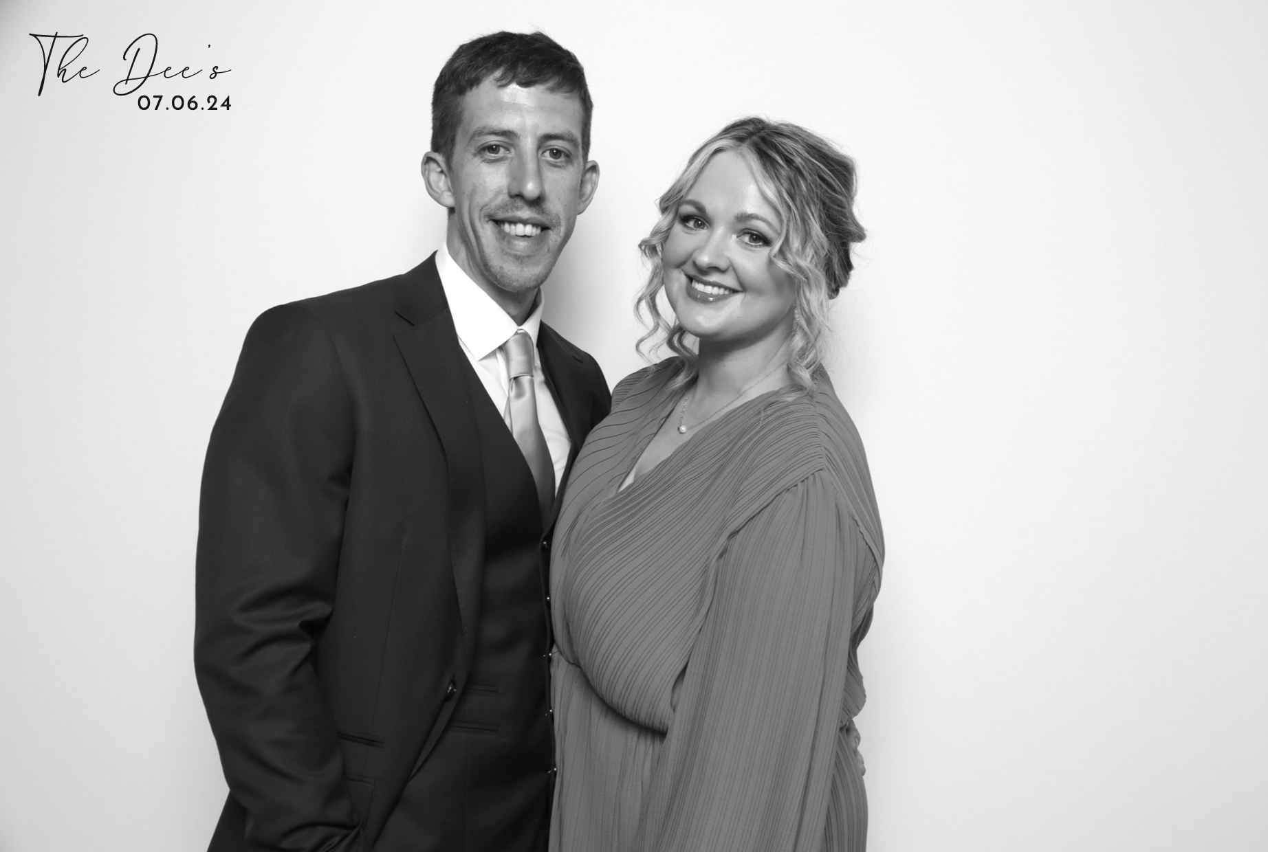 Megan & Scott | View more photos from the event at images.mobile-photo-booth.com/u/MobilePhotoBoothUK/Megan-Scott