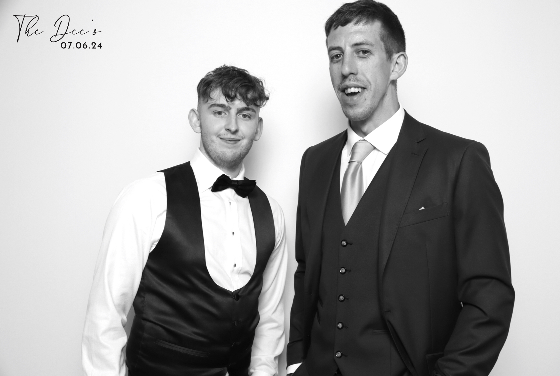 Megan & Scott | View more photos from the event at images.mobile-photo-booth.com/u/MobilePhotoBoothUK/Megan-Scott
