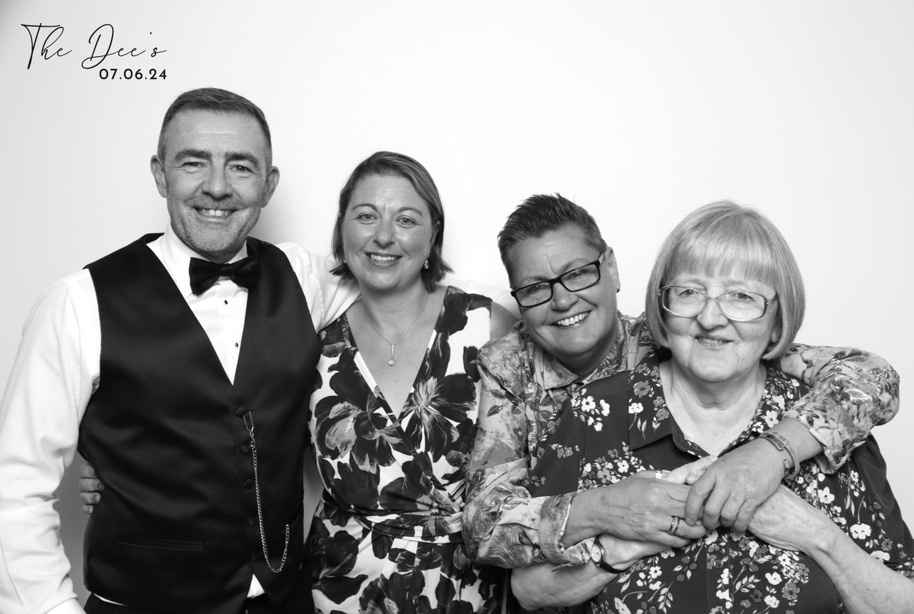 Megan & Scott | View more photos from the event at images.mobile-photo-booth.com/u/MobilePhotoBoothUK/Megan-Scott
