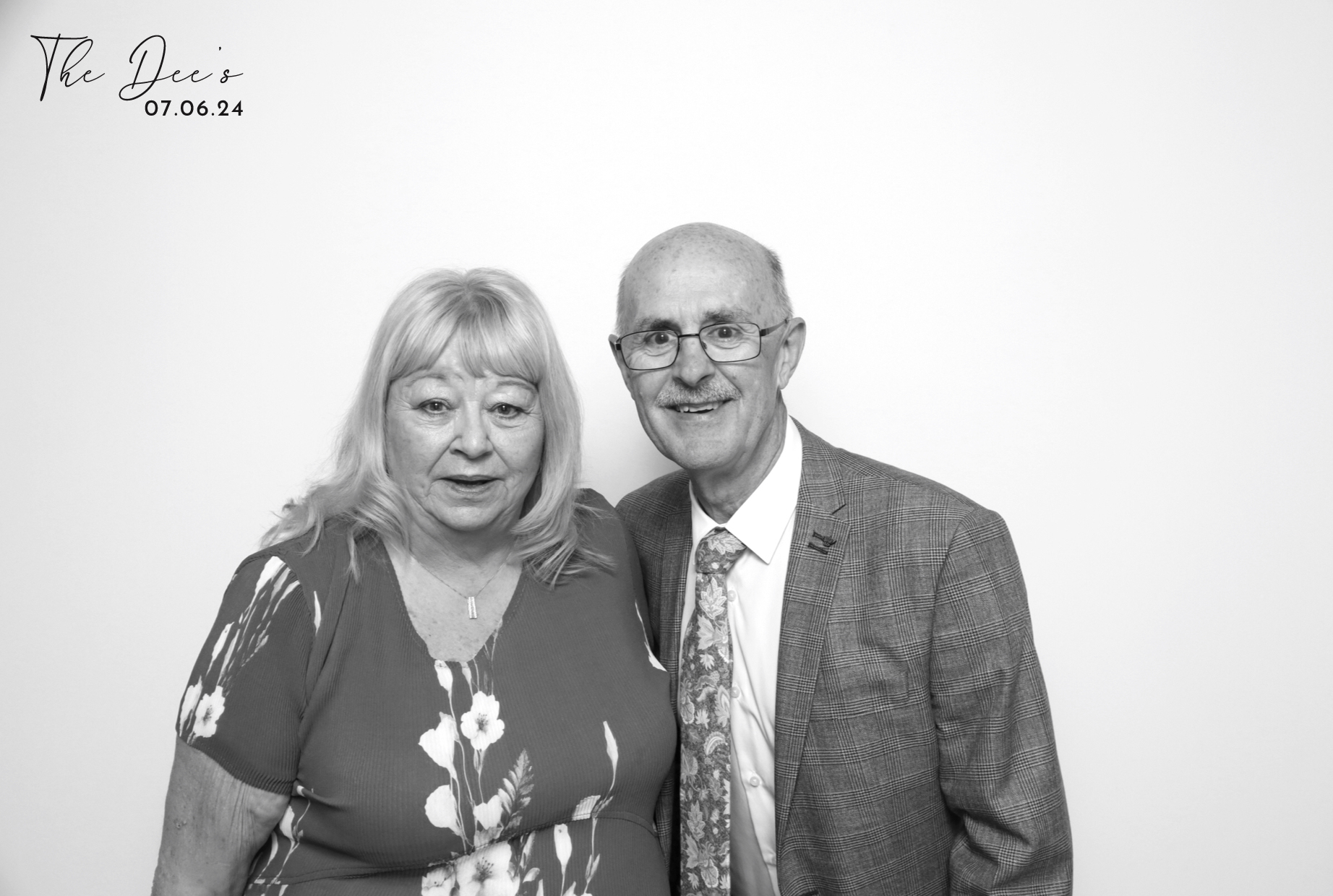 Megan & Scott | View more photos from the event at images.mobile-photo-booth.com/u/MobilePhotoBoothUK/Megan-Scott