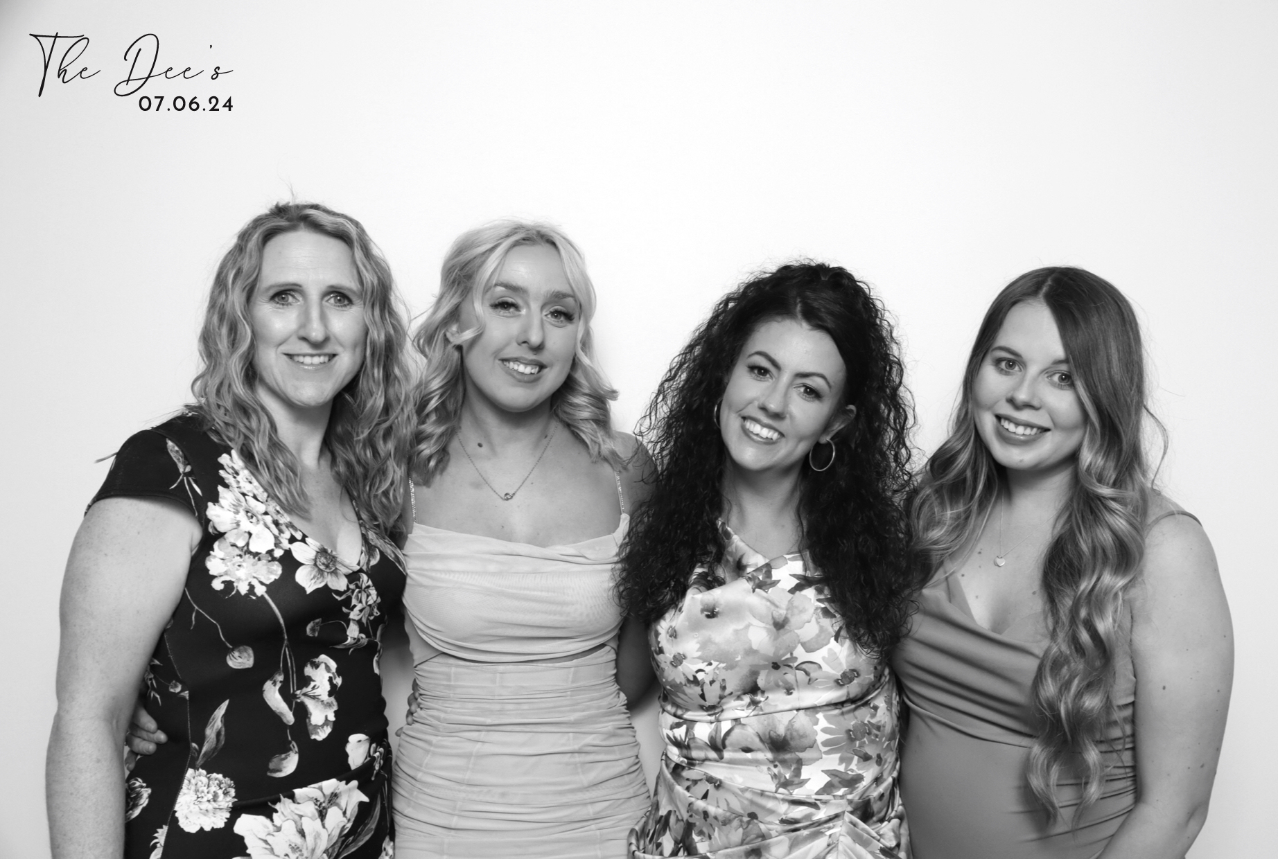 Megan & Scott | View more photos from the event at images.mobile-photo-booth.com/u/MobilePhotoBoothUK/Megan-Scott