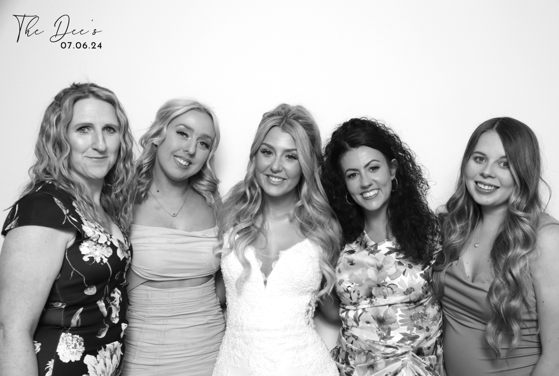 Megan & Scott | View more photos from the event at images.mobile-photo-booth.com/u/MobilePhotoBoothUK/Megan-Scott