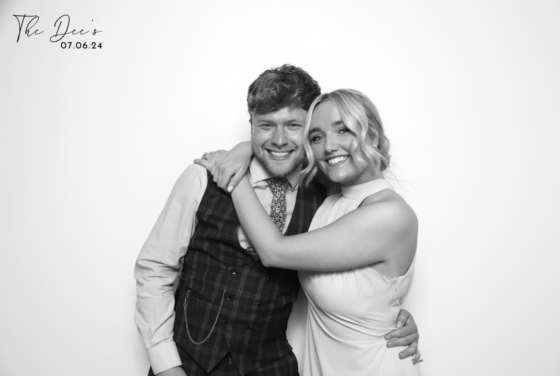 Megan & Scott | View more photos from the event at images.mobile-photo-booth.com/u/MobilePhotoBoothUK/Megan-Scott