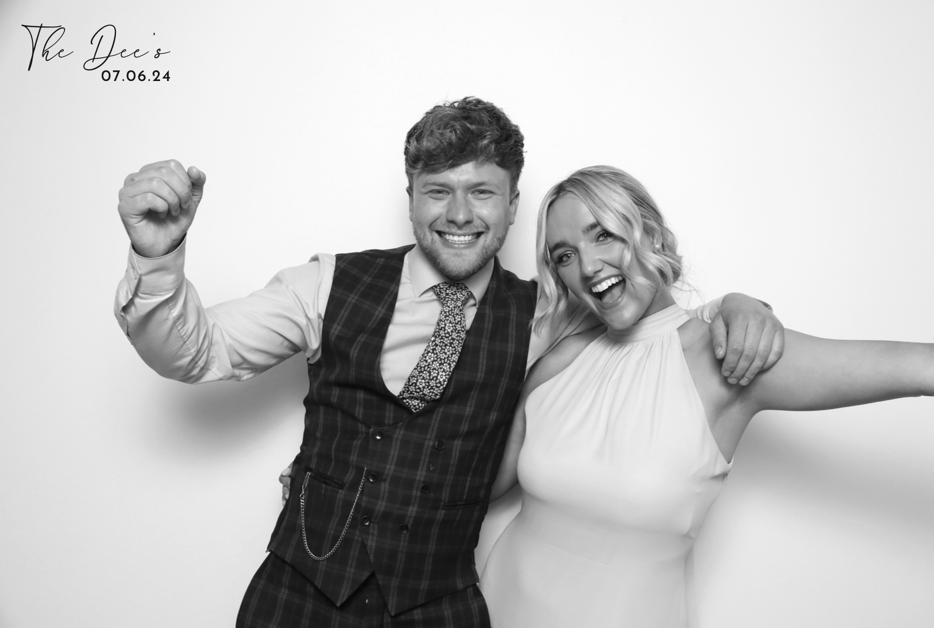 Megan & Scott | View more photos from the event at images.mobile-photo-booth.com/u/MobilePhotoBoothUK/Megan-Scott