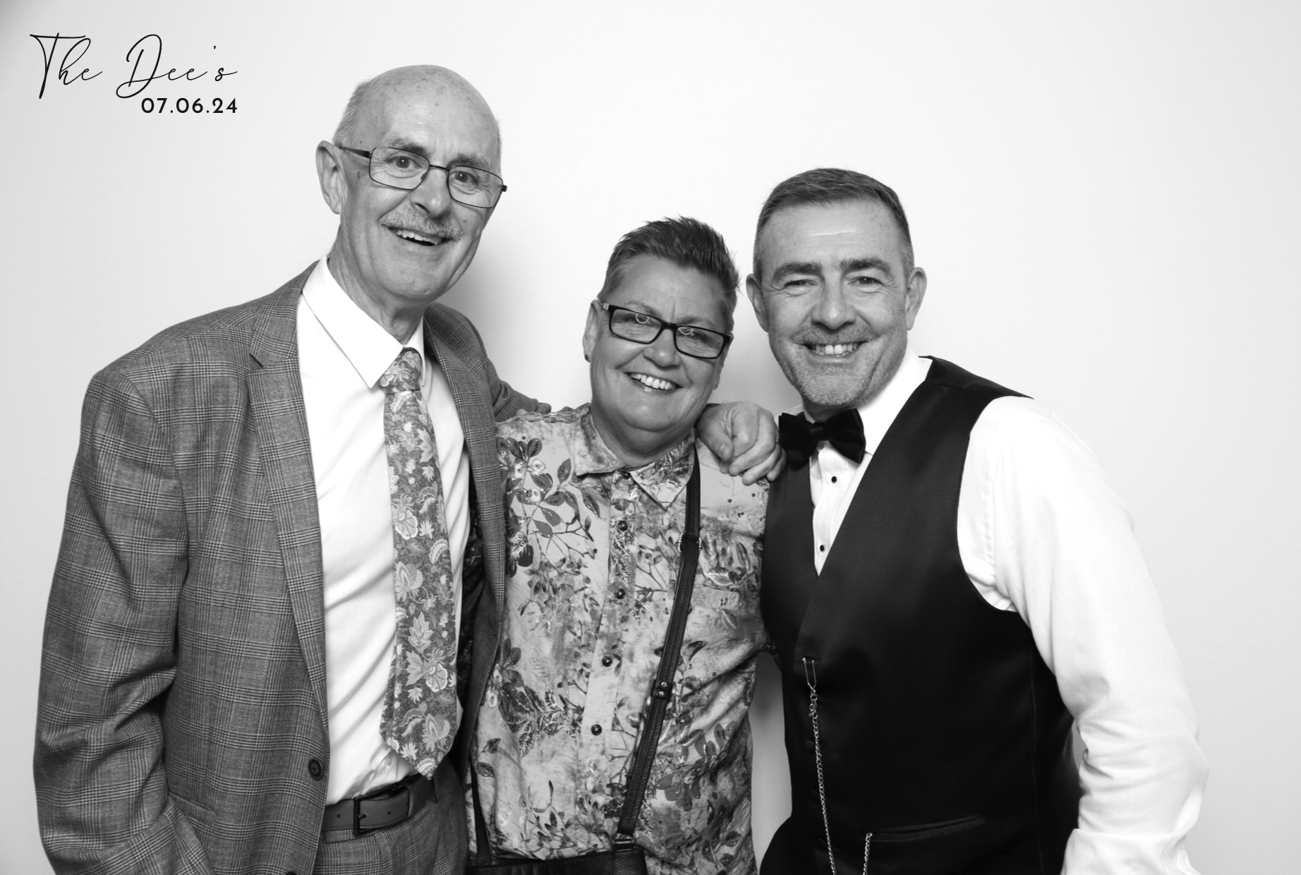 Megan & Scott | View more photos from the event at images.mobile-photo-booth.com/u/MobilePhotoBoothUK/Megan-Scott
