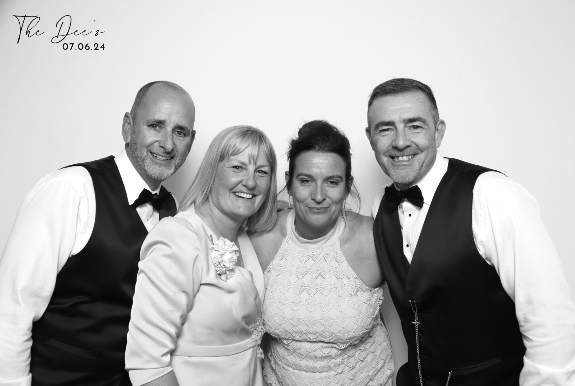 Megan & Scott | View more photos from the event at images.mobile-photo-booth.com/u/MobilePhotoBoothUK/Megan-Scott