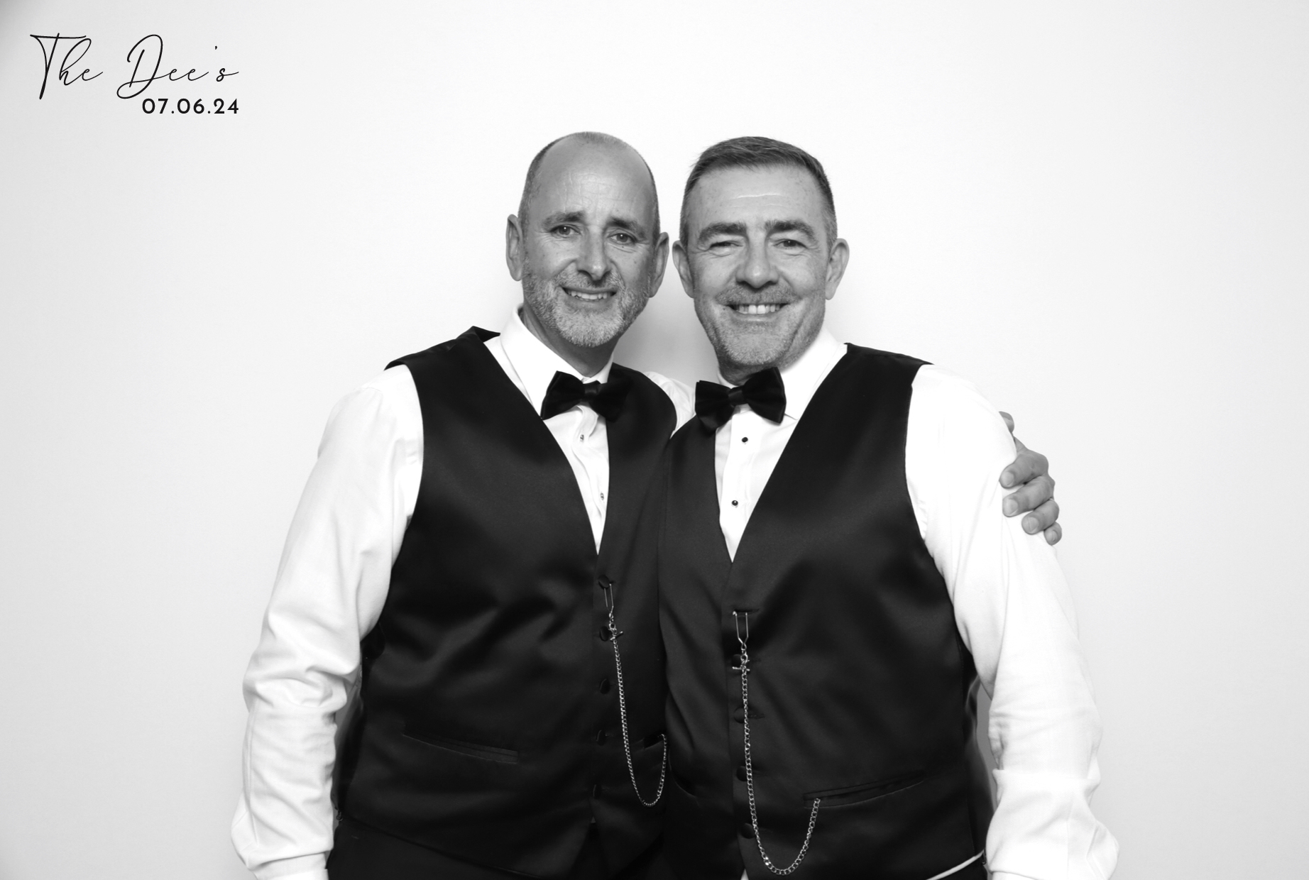 Megan & Scott | View more photos from the event at images.mobile-photo-booth.com/u/MobilePhotoBoothUK/Megan-Scott