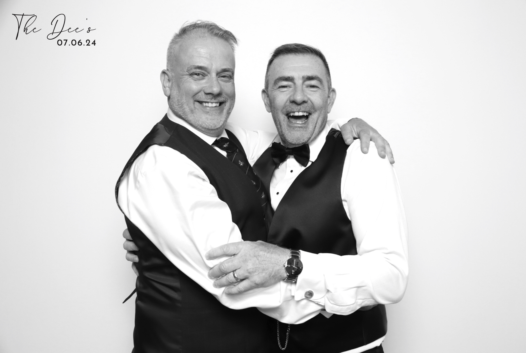 Megan & Scott | View more photos from the event at images.mobile-photo-booth.com/u/MobilePhotoBoothUK/Megan-Scott