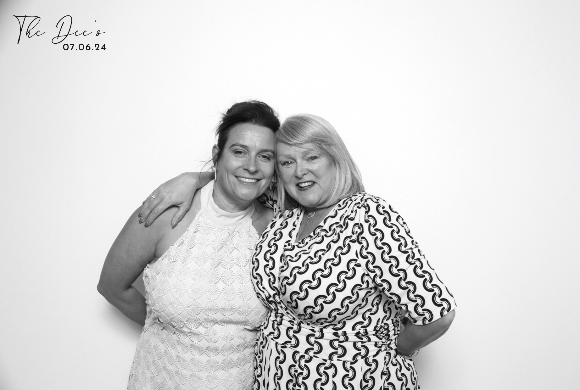 Megan & Scott | View more photos from the event at images.mobile-photo-booth.com/u/MobilePhotoBoothUK/Megan-Scott