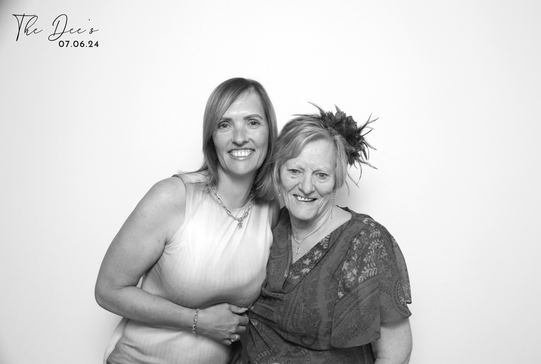 Megan & Scott | View more photos from the event at images.mobile-photo-booth.com/u/MobilePhotoBoothUK/Megan-Scott