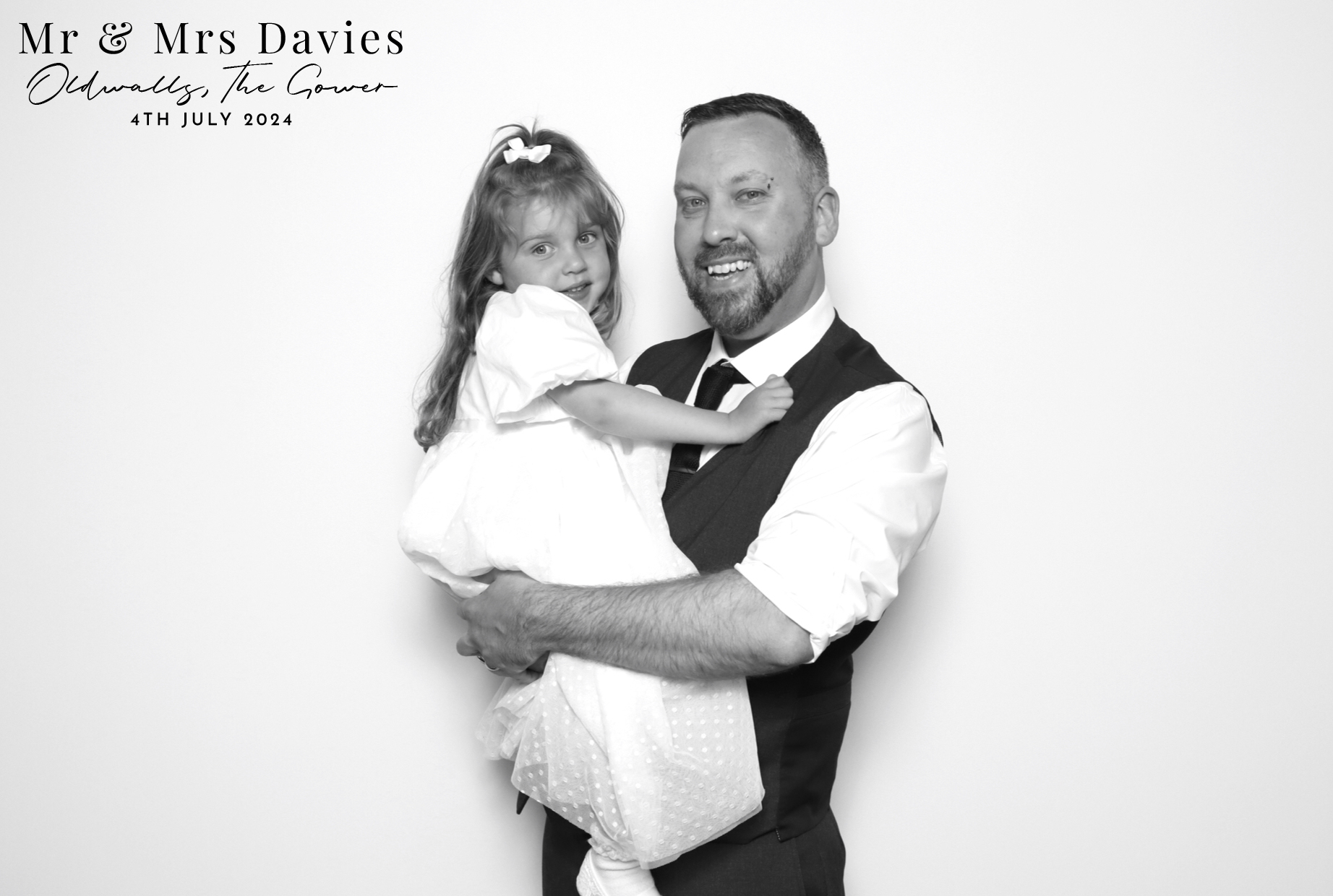 Mr & Mrs Davies | View more photos from the event at images.mobile-photo-booth.com/u/MobilePhotoBoothUK/Mr-Mrs-Davies