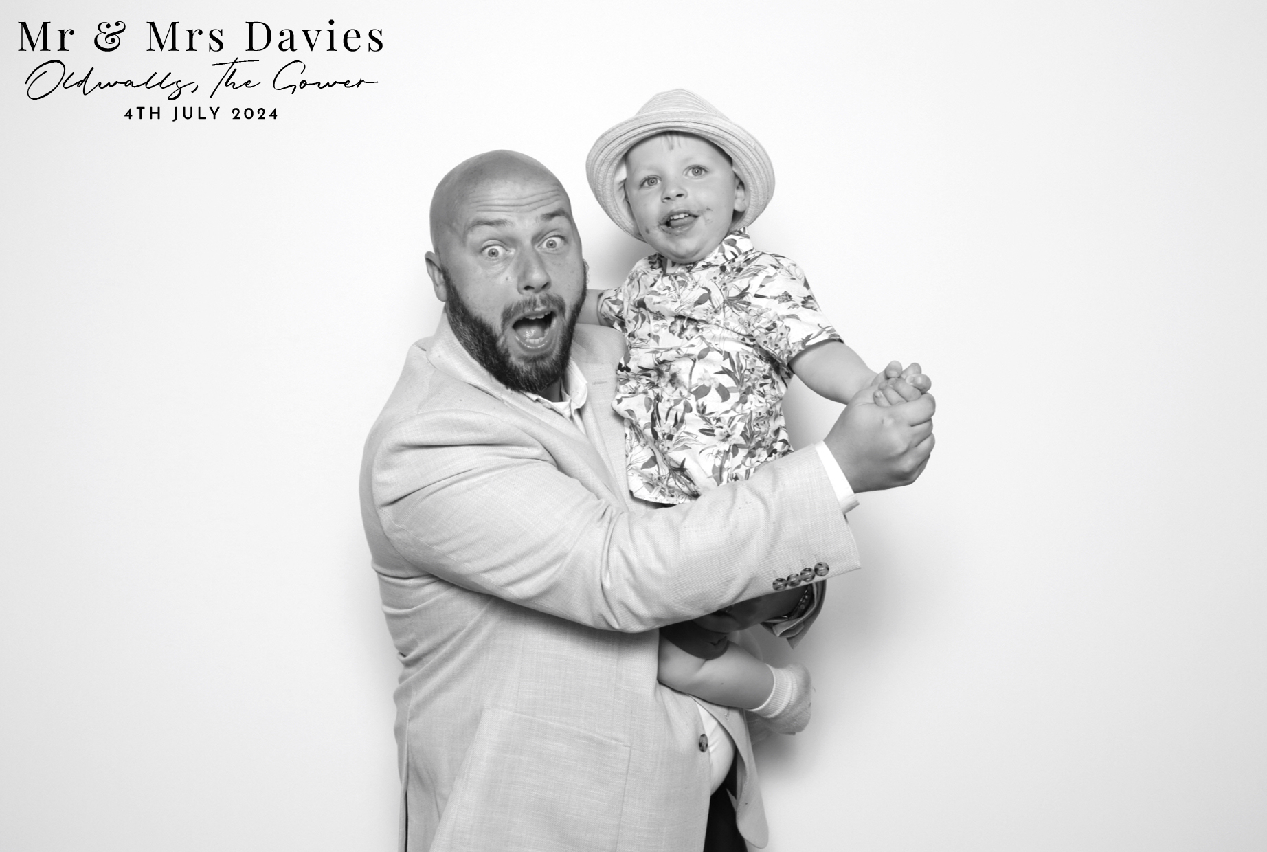 Mr & Mrs Davies | View more photos from the event at images.mobile-photo-booth.com/u/MobilePhotoBoothUK/Mr-Mrs-Davies