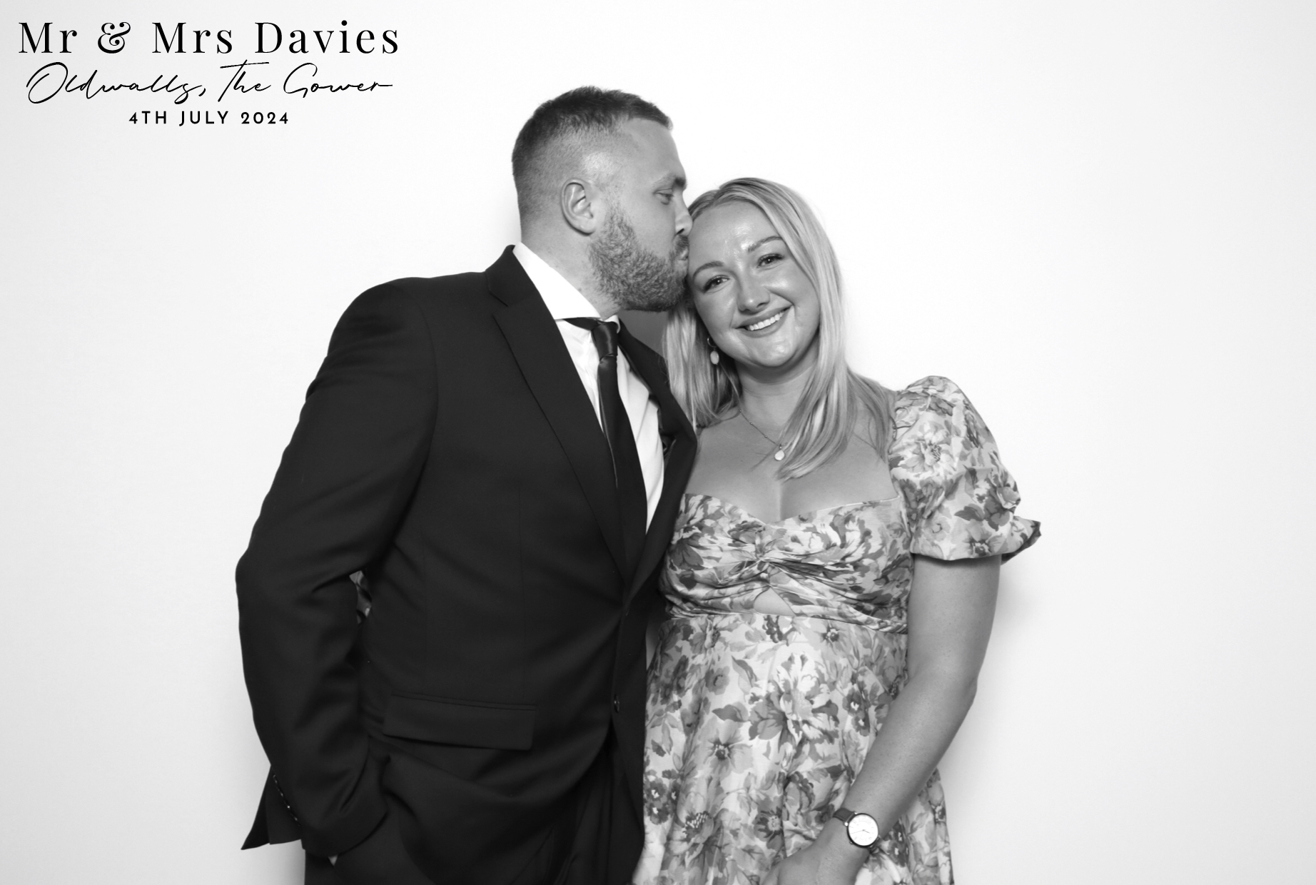 Mr & Mrs Davies | View more photos from the event at images.mobile-photo-booth.com/u/MobilePhotoBoothUK/Mr-Mrs-Davies