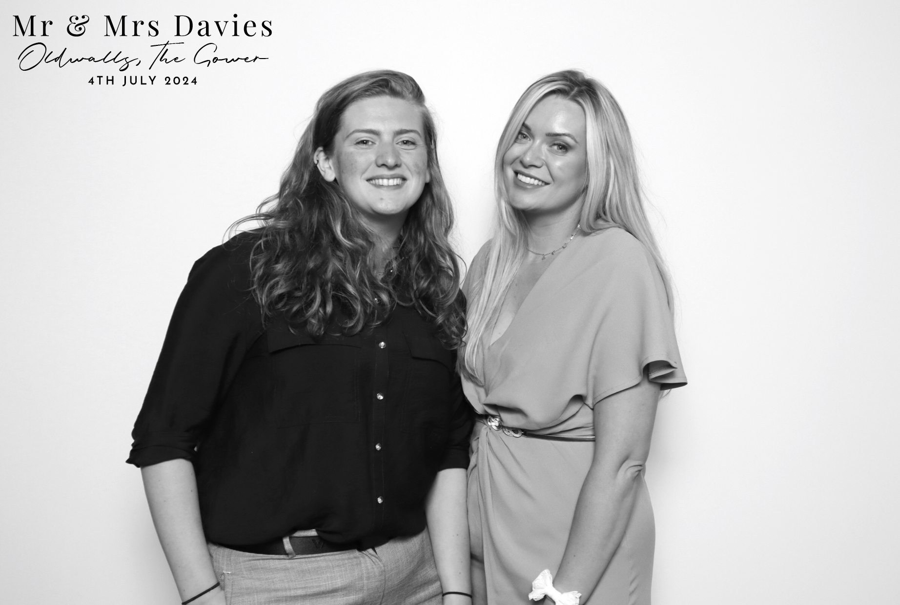 Mr & Mrs Davies | View more photos from the event at images.mobile-photo-booth.com/u/MobilePhotoBoothUK/Mr-Mrs-Davies