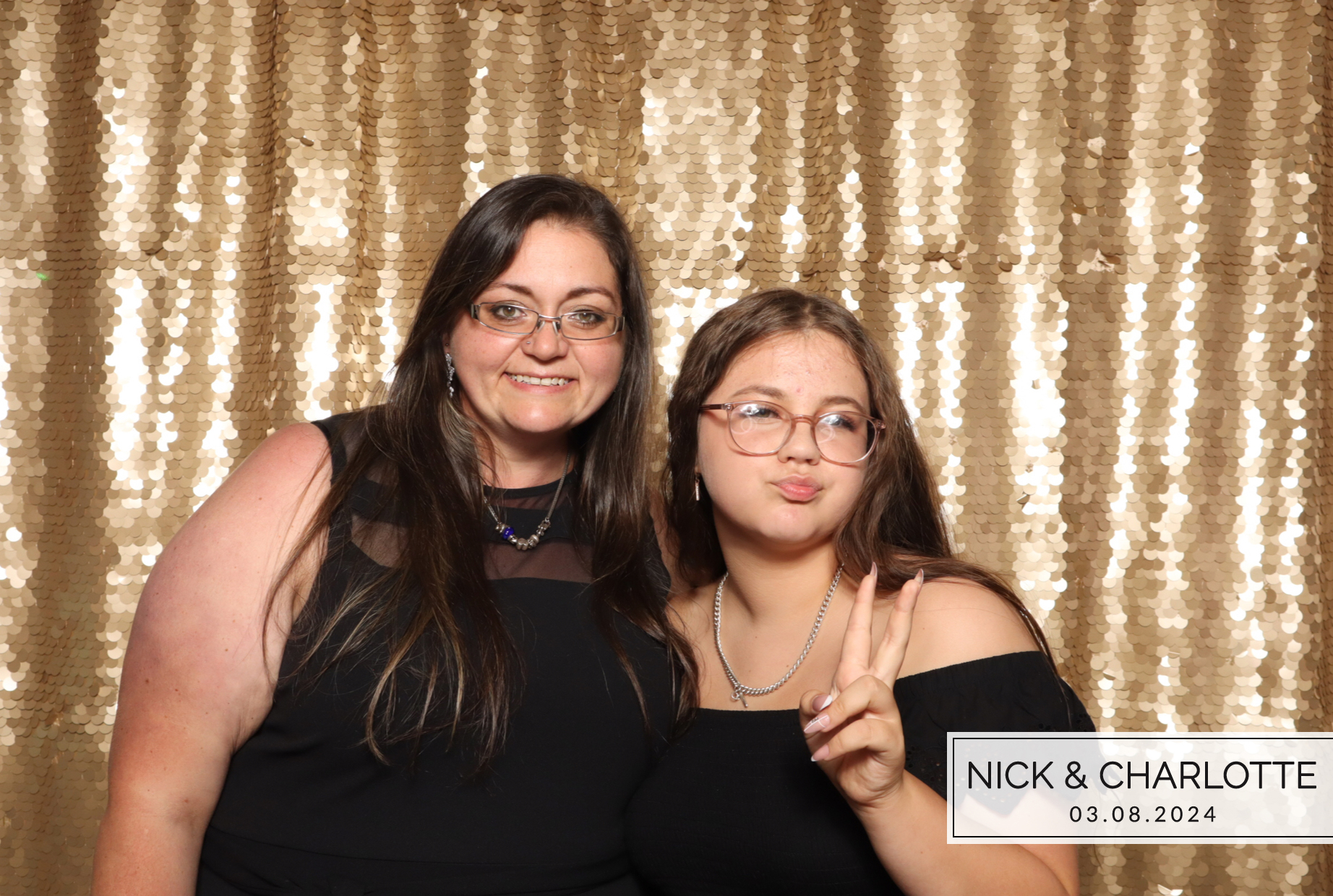 Nick & Charlotte | View more photos from the event at images.mobile-photo-booth.com/u/MobilePhotoBoothUK/Nick-Charlotte