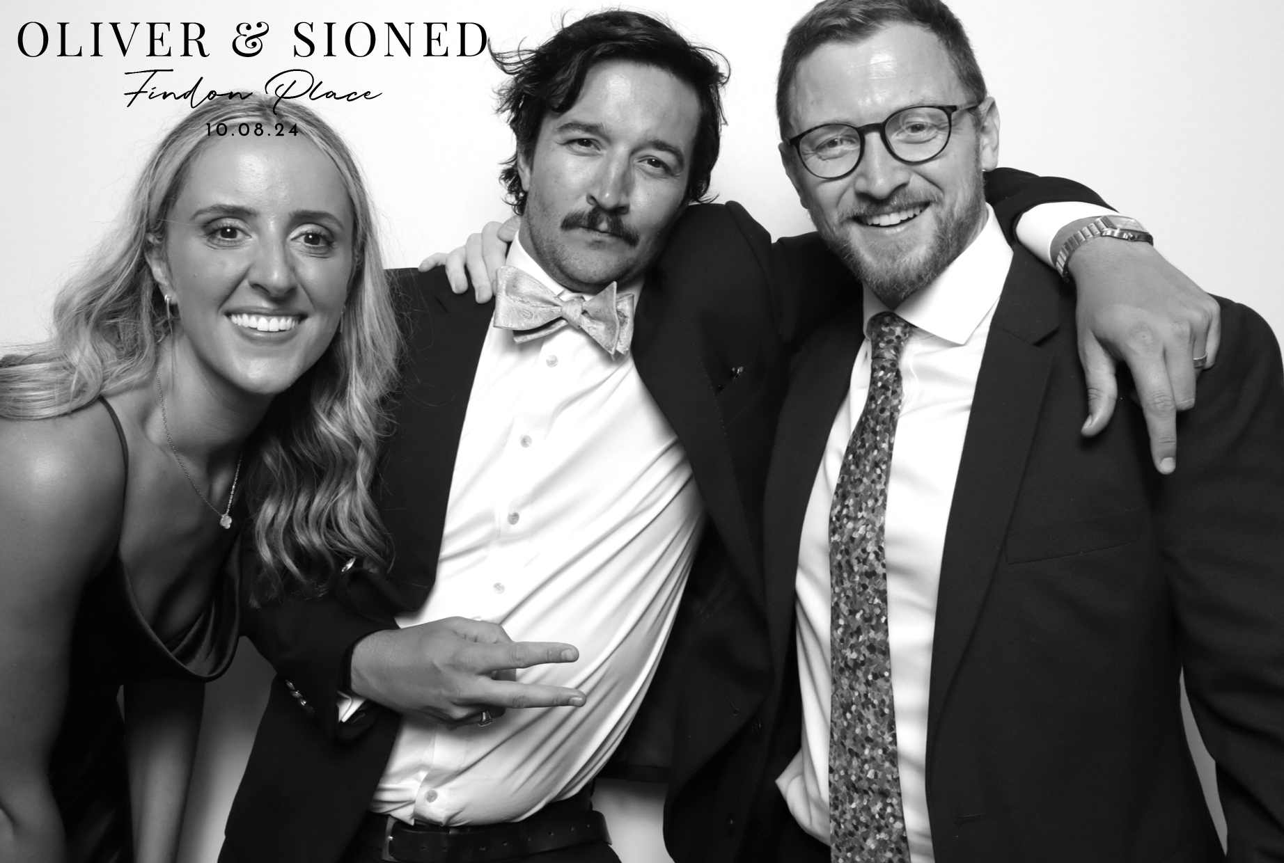 Oliver & Sioned | View more photos from the event at images.mobile-photo-booth.com/u/MobilePhotoBoothUK/Oliver-Sioned