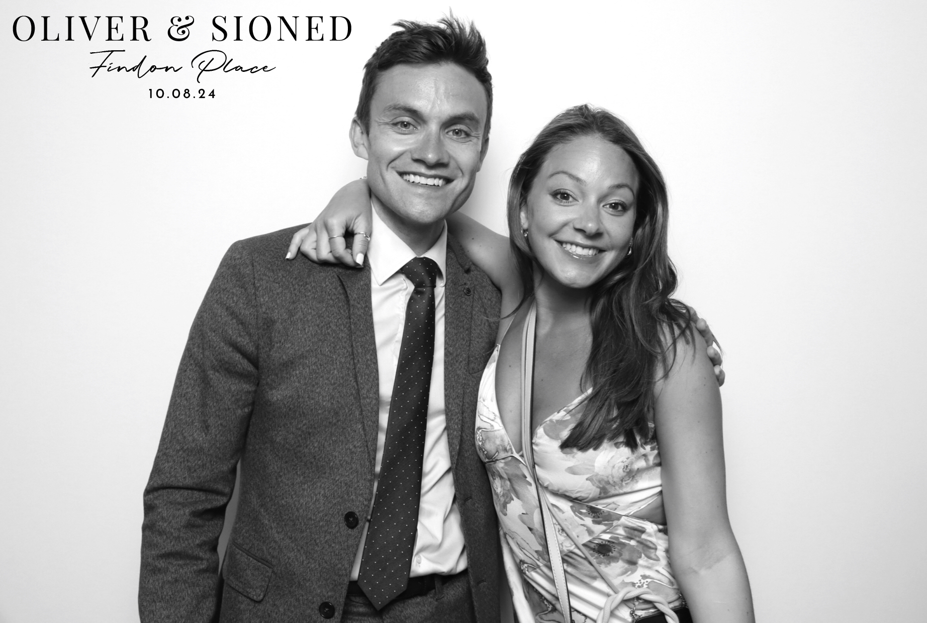 Oliver & Sioned | View more photos from the event at images.mobile-photo-booth.com/u/MobilePhotoBoothUK/Oliver-Sioned