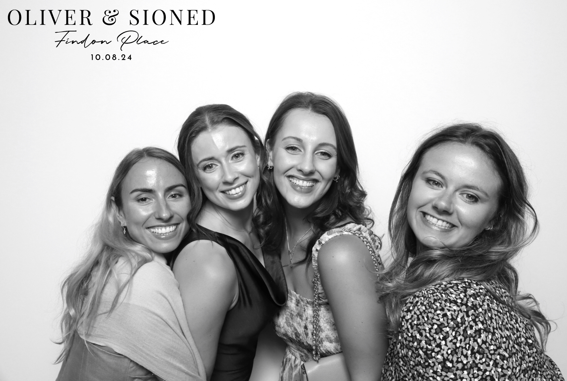 Oliver & Sioned | View more photos from the event at images.mobile-photo-booth.com/u/MobilePhotoBoothUK/Oliver-Sioned