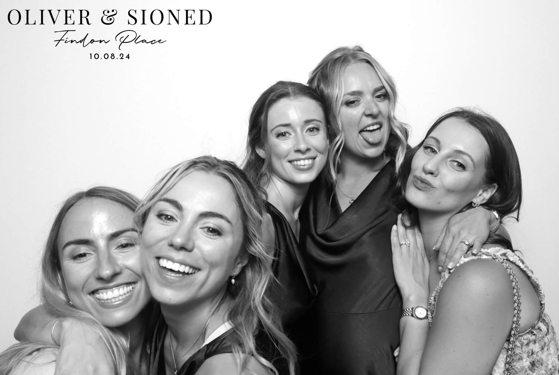 Oliver & Sioned | View more photos from the event at images.mobile-photo-booth.com/u/MobilePhotoBoothUK/Oliver-Sioned