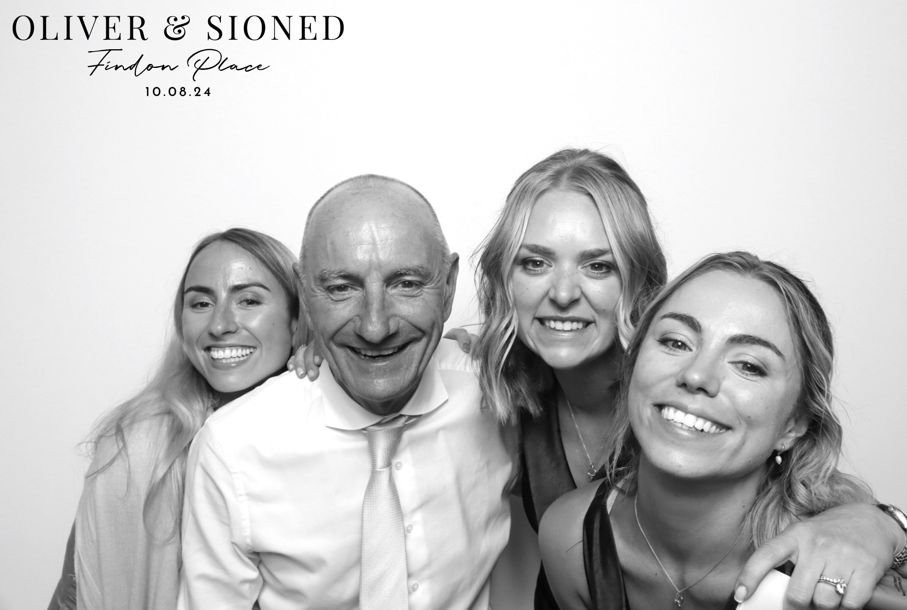 Oliver & Sioned | View more photos from the event at images.mobile-photo-booth.com/u/MobilePhotoBoothUK/Oliver-Sioned