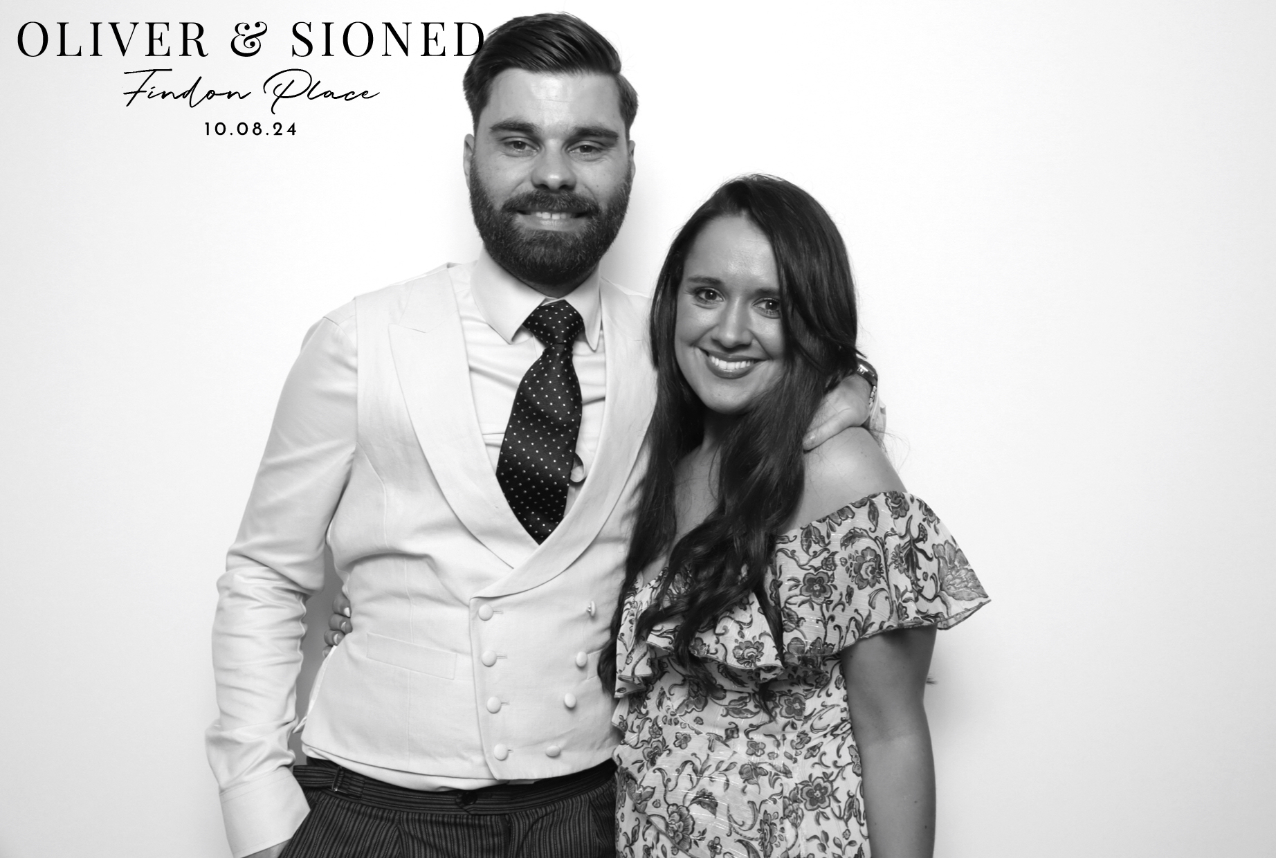 Oliver & Sioned | View more photos from the event at images.mobile-photo-booth.com/u/MobilePhotoBoothUK/Oliver-Sioned