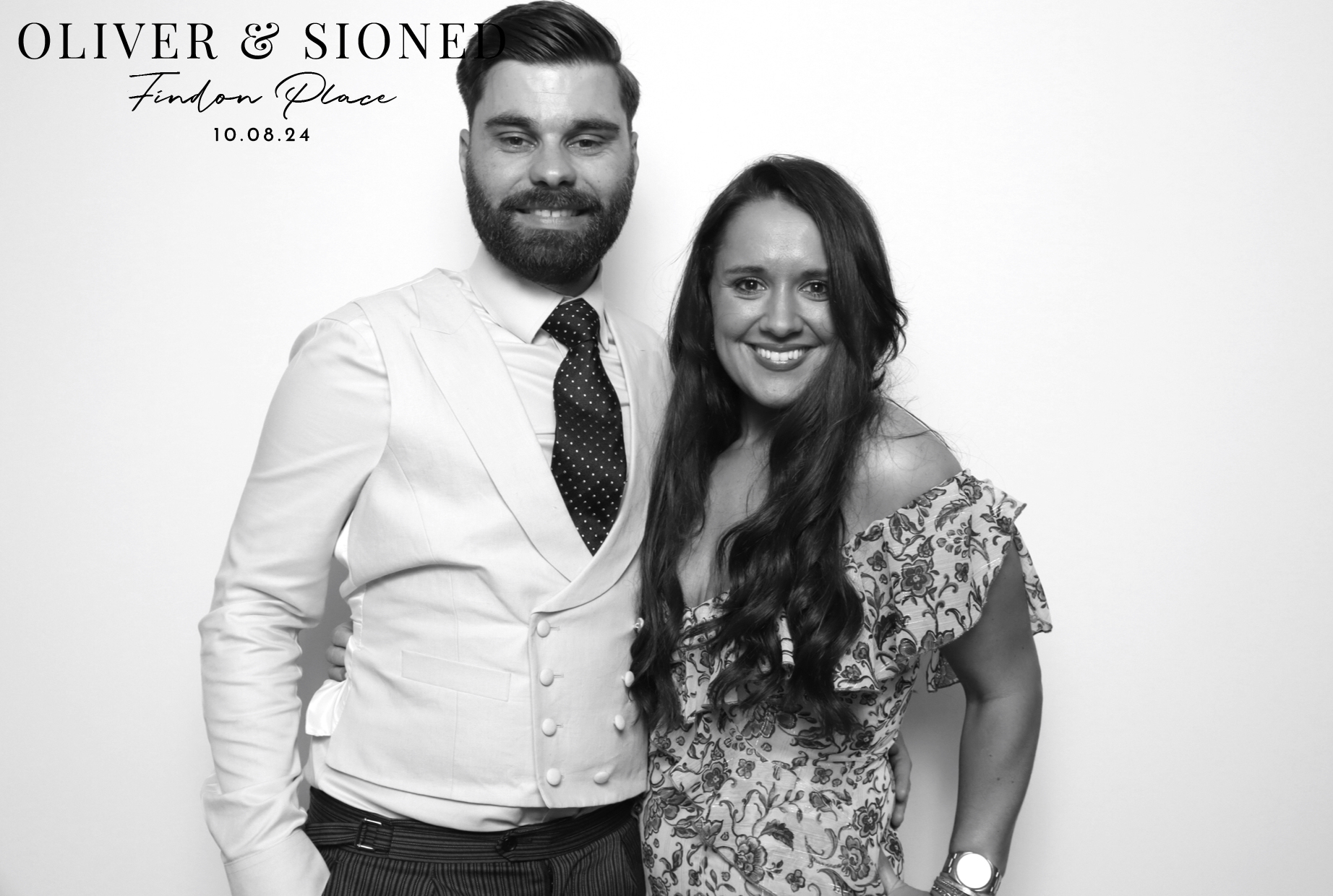 Oliver & Sioned | View more photos from the event at images.mobile-photo-booth.com/u/MobilePhotoBoothUK/Oliver-Sioned