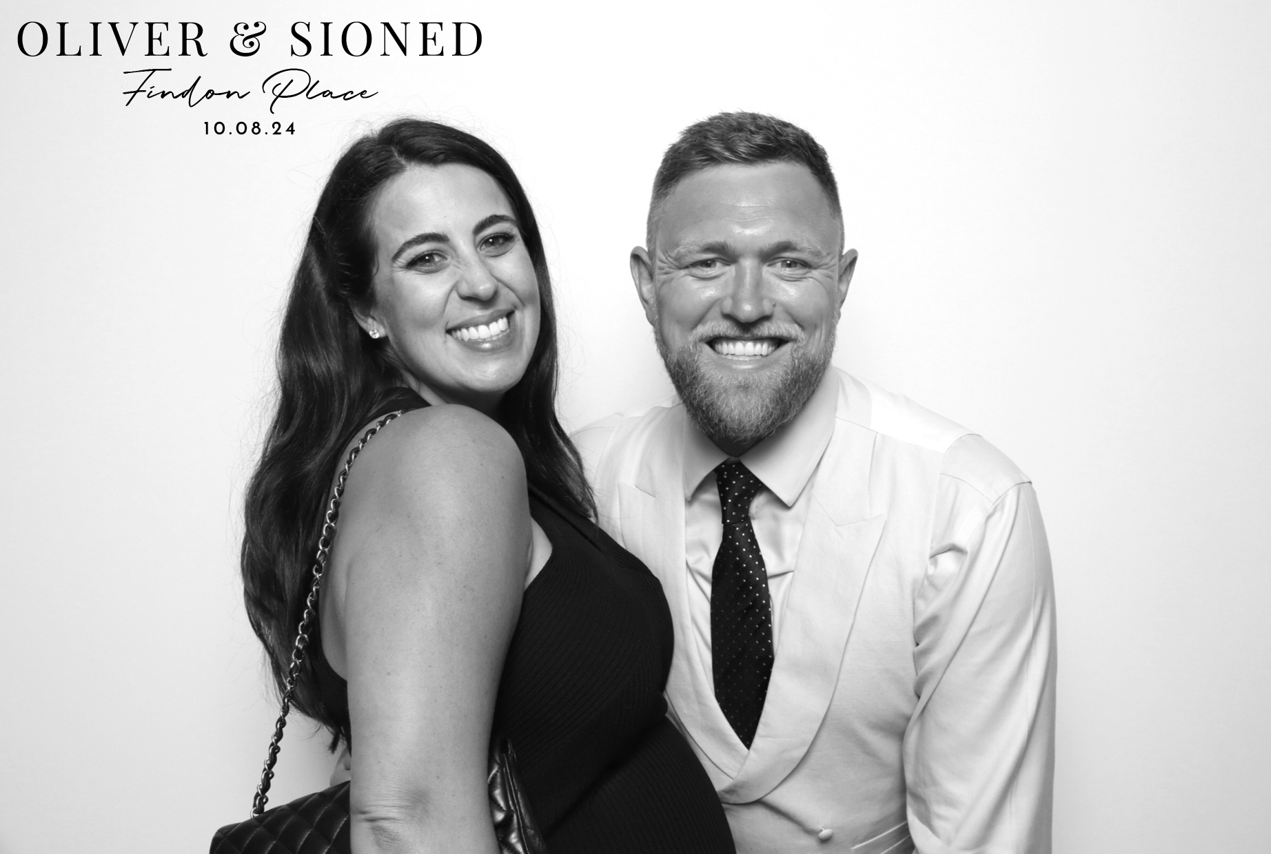 Oliver & Sioned | View more photos from the event at images.mobile-photo-booth.com/u/MobilePhotoBoothUK/Oliver-Sioned