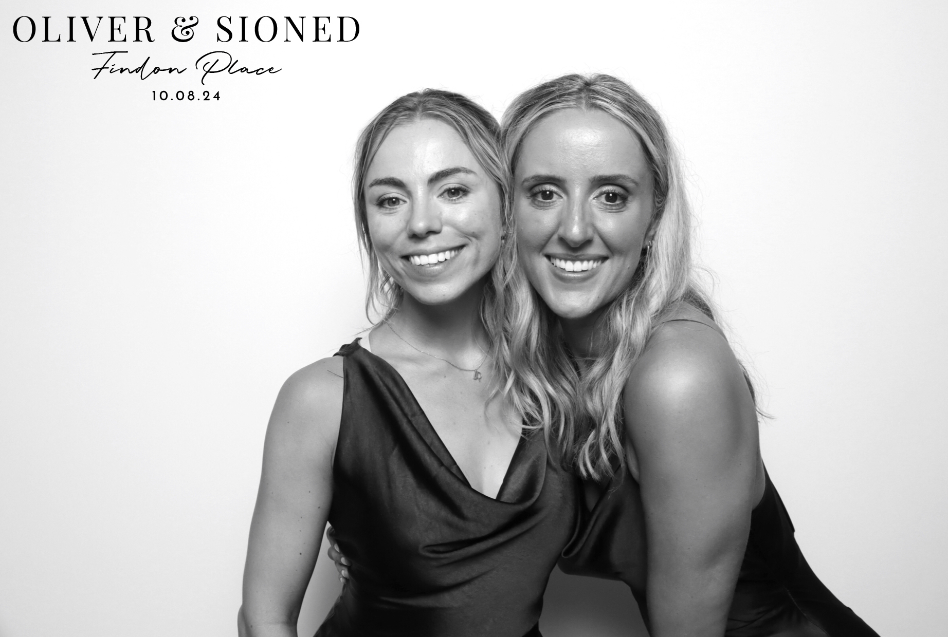 Oliver & Sioned | View more photos from the event at images.mobile-photo-booth.com/u/MobilePhotoBoothUK/Oliver-Sioned