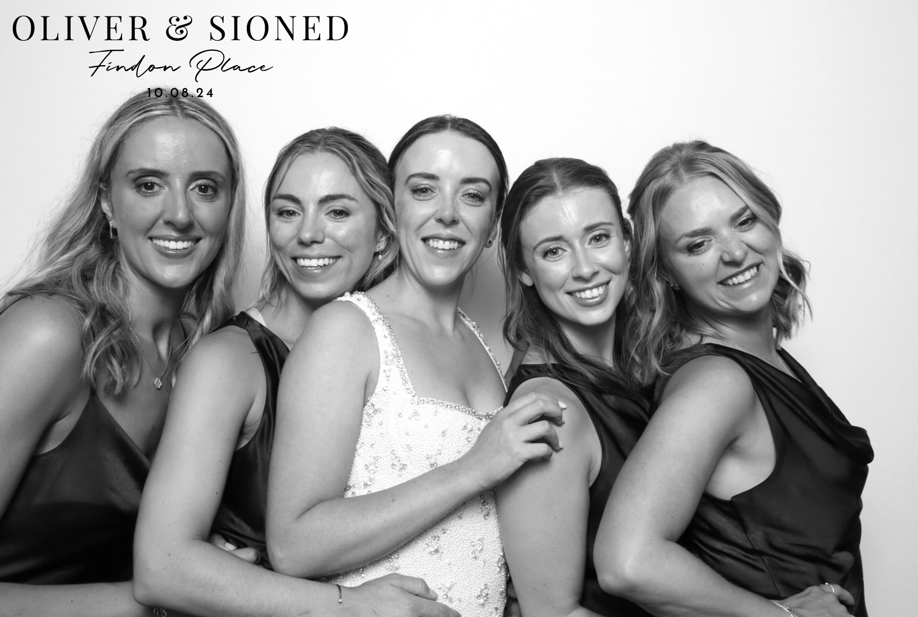 Oliver & Sioned | View more photos from the event at images.mobile-photo-booth.com/u/MobilePhotoBoothUK/Oliver-Sioned