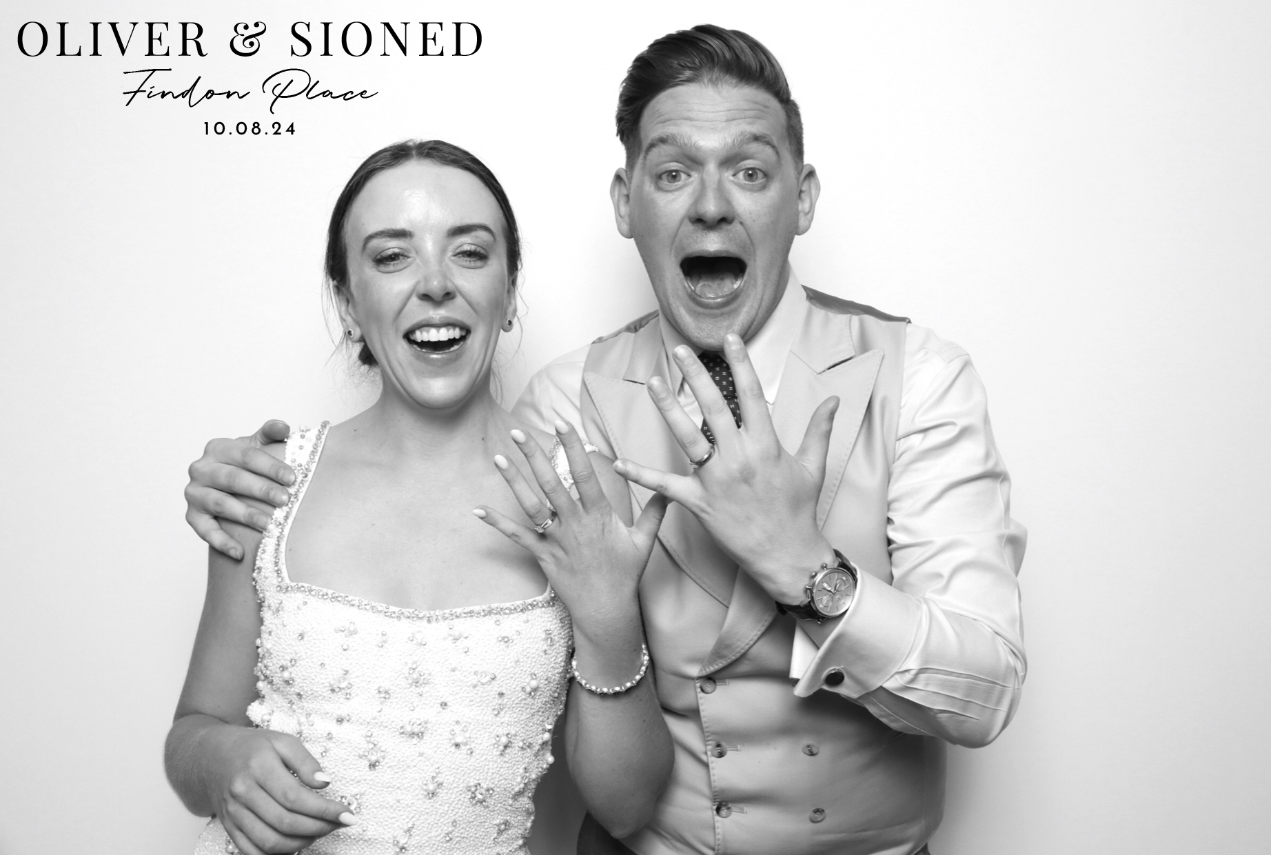 Oliver & Sioned | View more photos from the event at images.mobile-photo-booth.com/u/MobilePhotoBoothUK/Oliver-Sioned