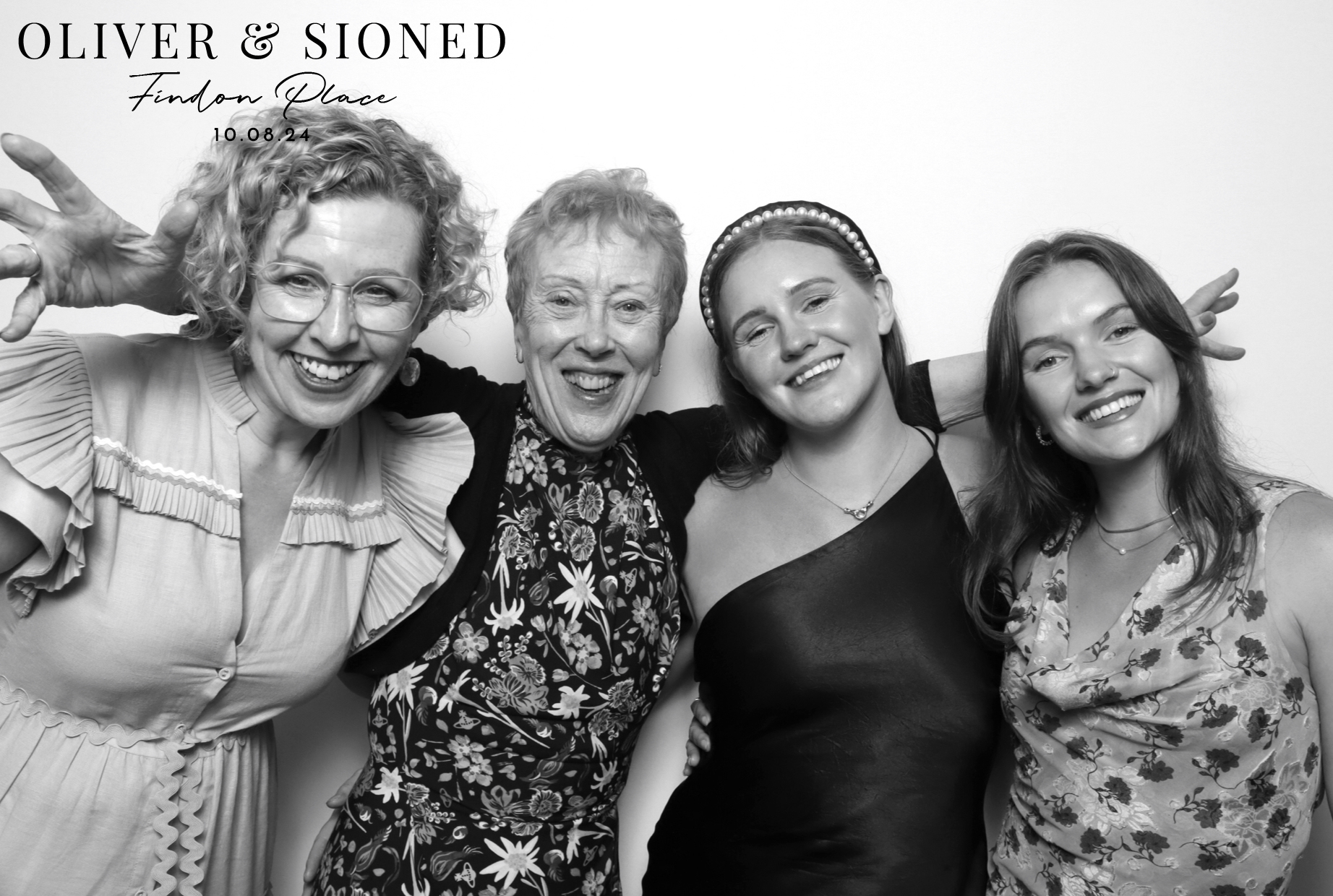 Oliver & Sioned | View more photos from the event at images.mobile-photo-booth.com/u/MobilePhotoBoothUK/Oliver-Sioned