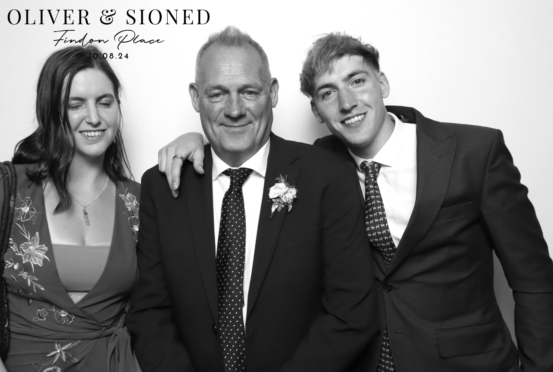 Oliver & Sioned | View more photos from the event at images.mobile-photo-booth.com/u/MobilePhotoBoothUK/Oliver-Sioned