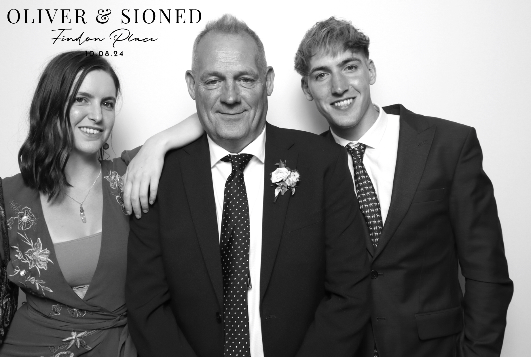 Oliver & Sioned | View more photos from the event at images.mobile-photo-booth.com/u/MobilePhotoBoothUK/Oliver-Sioned
