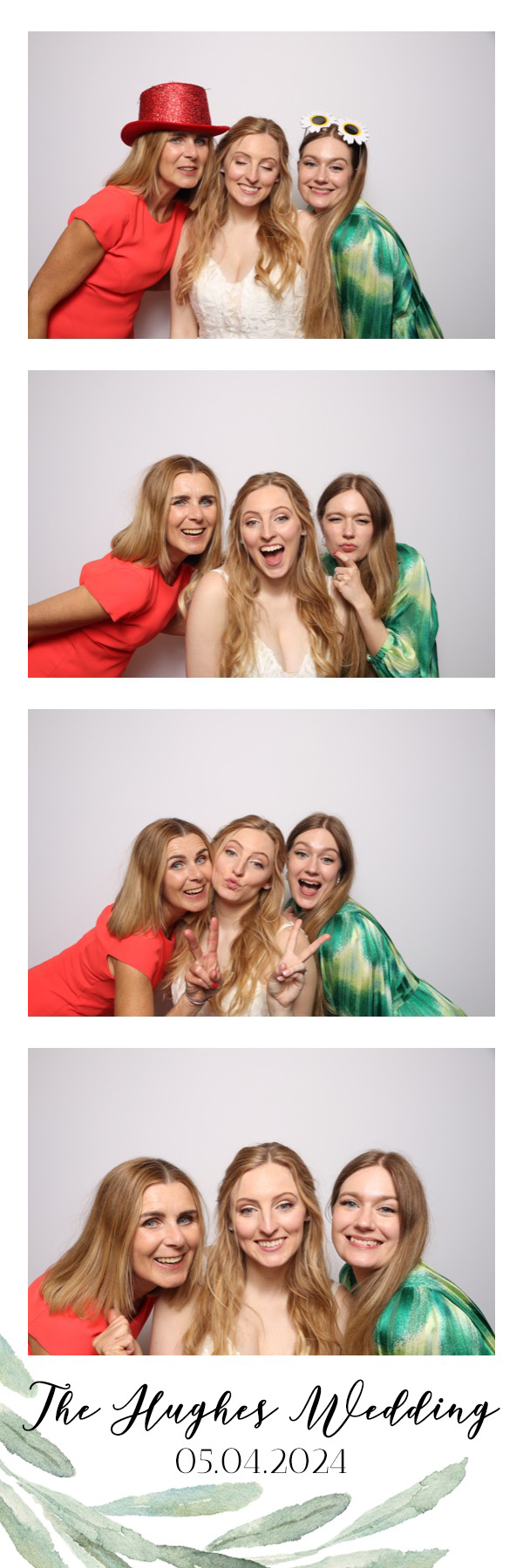 Sam & Kelsey | View more photos from the event at images.mobile-photo-booth.com/u/MobilePhotoBoothUK/Sam-Kelsey