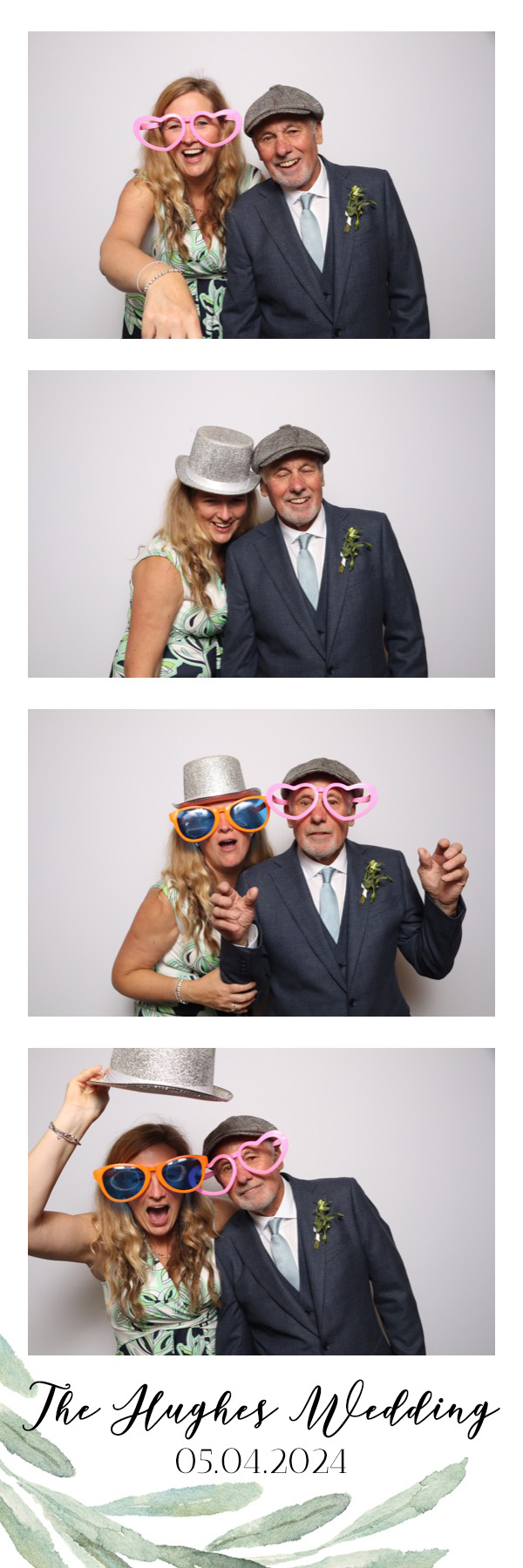 Sam & Kelsey | View more photos from the event at images.mobile-photo-booth.com/u/MobilePhotoBoothUK/Sam-Kelsey