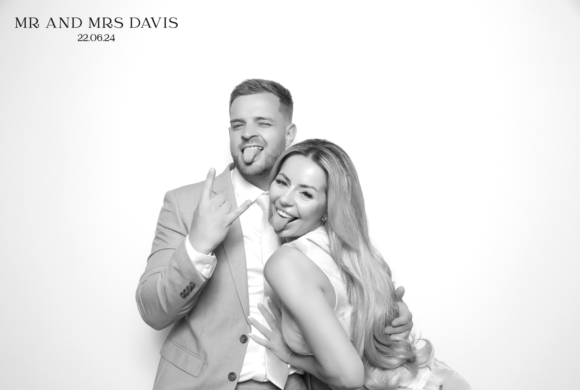 Sandy & Adrian | View more photos from the event at images.mobile-photo-booth.com/u/MobilePhotoBoothUK/Sandy-Adrian