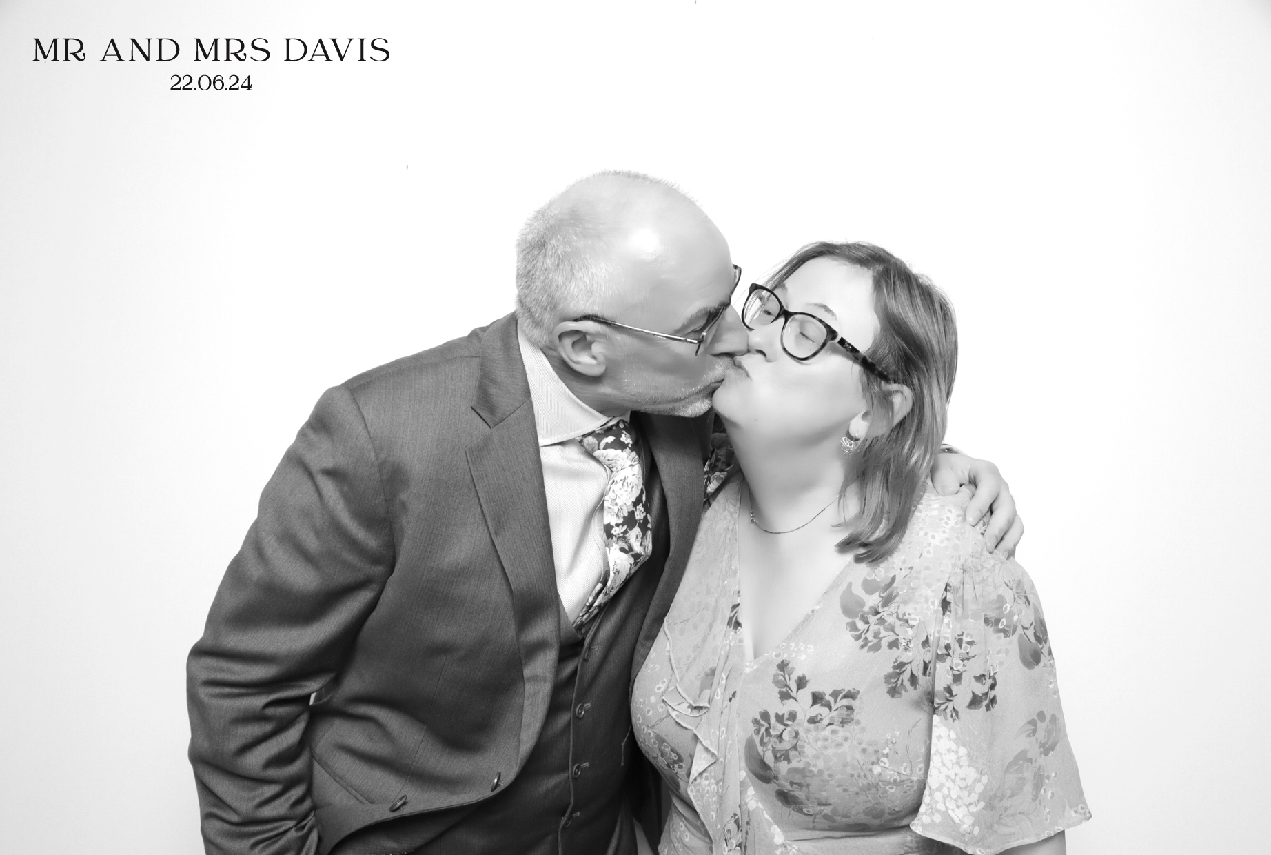 Sandy & Adrian | View more photos from the event at images.mobile-photo-booth.com/u/MobilePhotoBoothUK/Sandy-Adrian