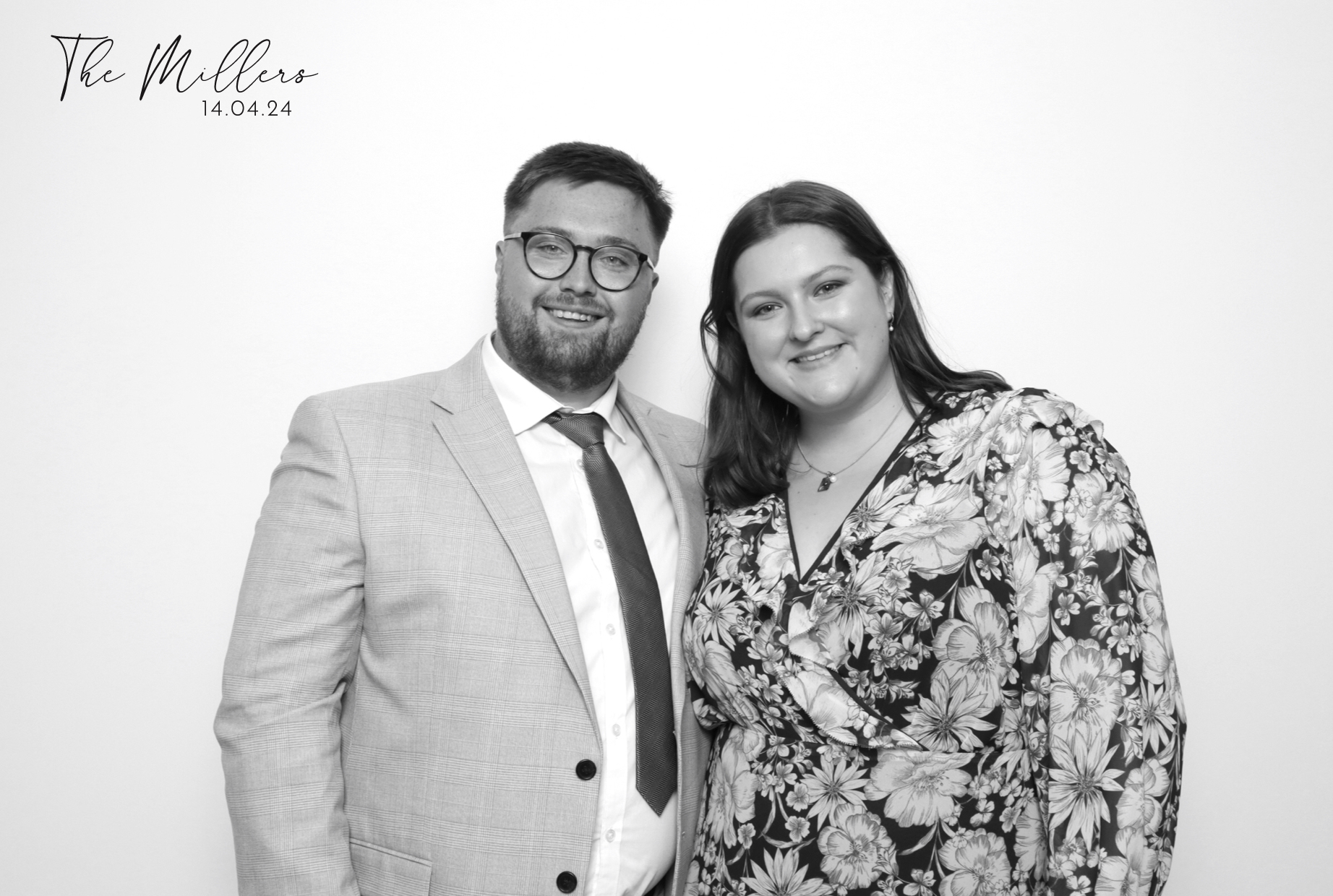 Sophie & Callum | View more photos from the event at images.mobile-photo-booth.com/u/MobilePhotoBoothUK/Sophie-Callum
