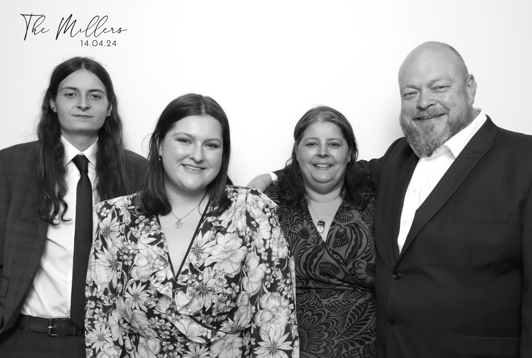 Sophie & Callum | View more photos from the event at images.mobile-photo-booth.com/u/MobilePhotoBoothUK/Sophie-Callum